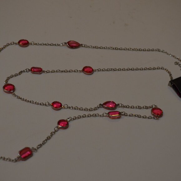 PAPARAZZI (R) Necklace Long Chain vary Shapes Pendants/Charms Silver Pink ~25' - Picture 3 of 8